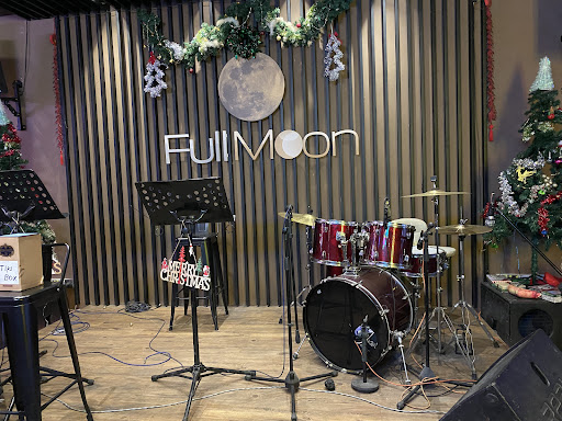 FULL MOON CAFE